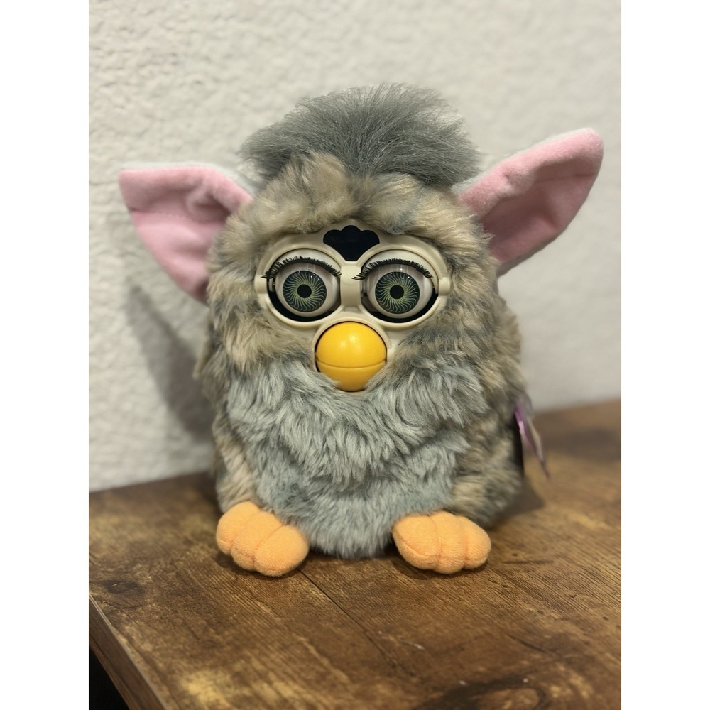 1998 Furby Gray Wolf Church Mouse Original w/ Tags Teal Green Swirl Eyes Gen 1